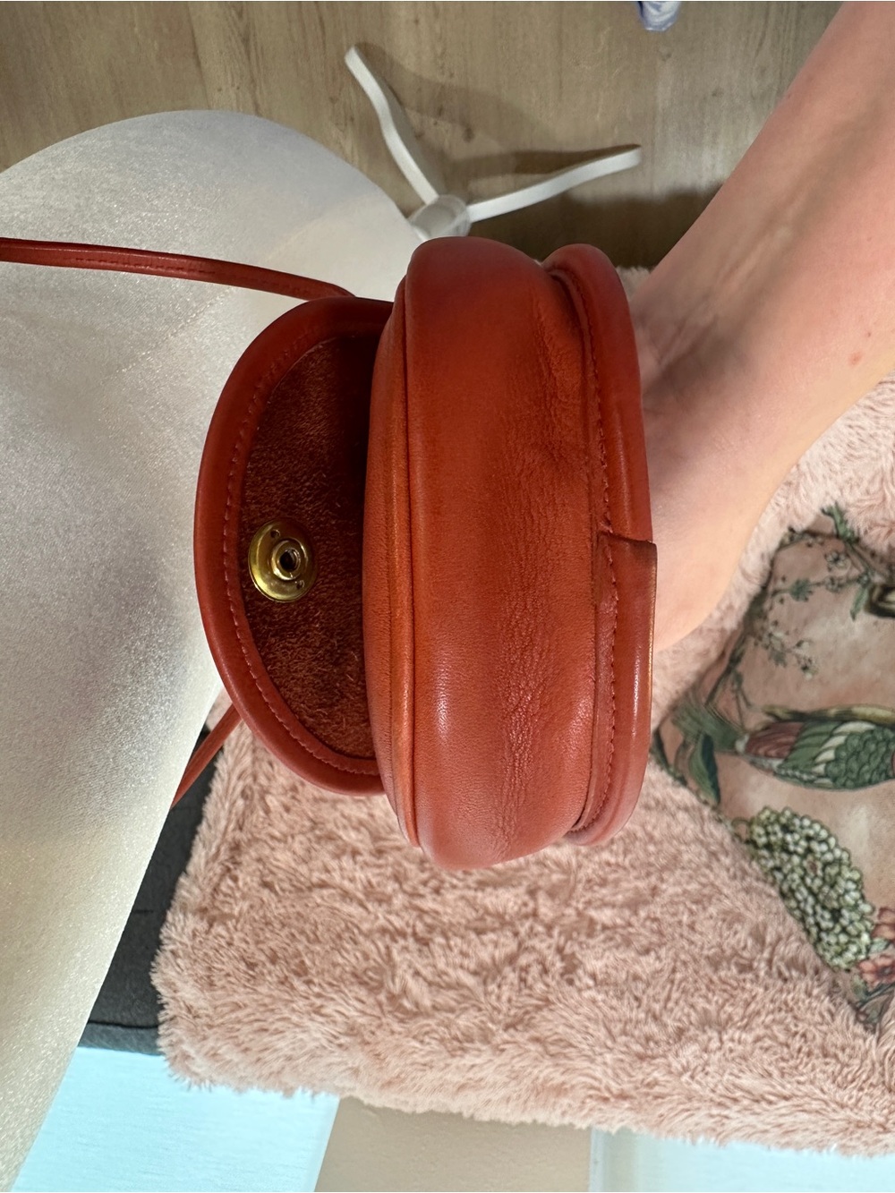 Vintage Coach Orange Small Half Moon Crossbody Bag Gold Hardware Style K4G‑9826 - Picture 8 of 8